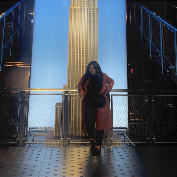 Meet your Posher, Dee - Picture 1 of 1